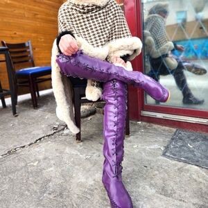 Women's Purple knee-high boots. Moccassion Style. Front Lace Up. Sz 11